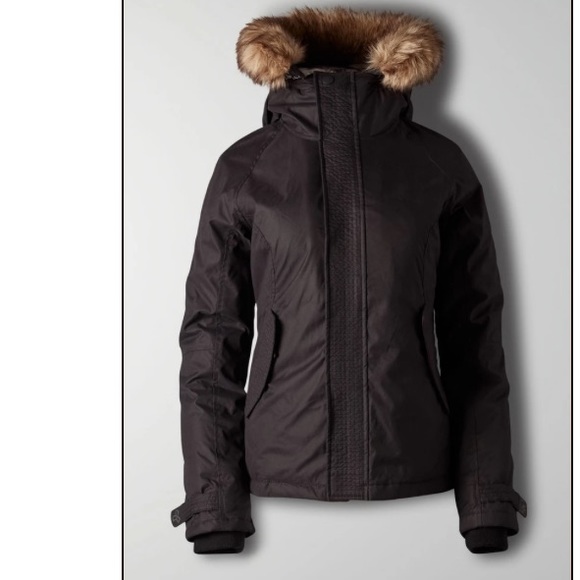 LIKE NEW ARITZIA SUMMIT PARKA - Picture 5 of 11